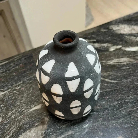 Pottery Vase Handcrafted Rustic Look Clay Gray/Black and White - Picture 3 of 6